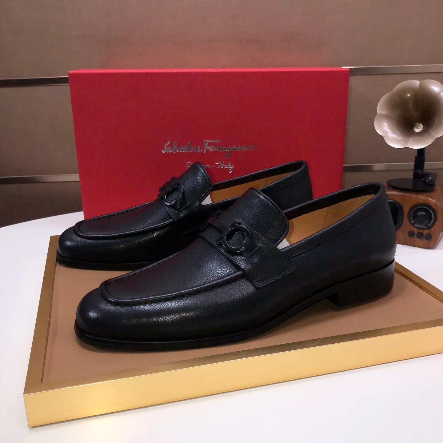Men's shoes💰580💰【Ferragamo】Official website new product update👏High-quality casual shoes👟Imported first-layer calfskin with official website breathable printed fabric, comfortable and breathable, cowhide lining. Matching code: 38~44 (45 customized, non-refundable)